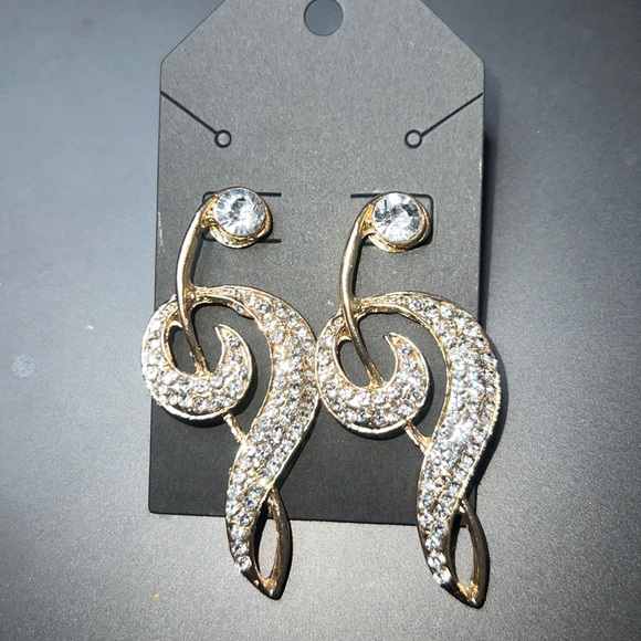 18k plated post Upside down Music note earrings handmade - Picture 1 of 3